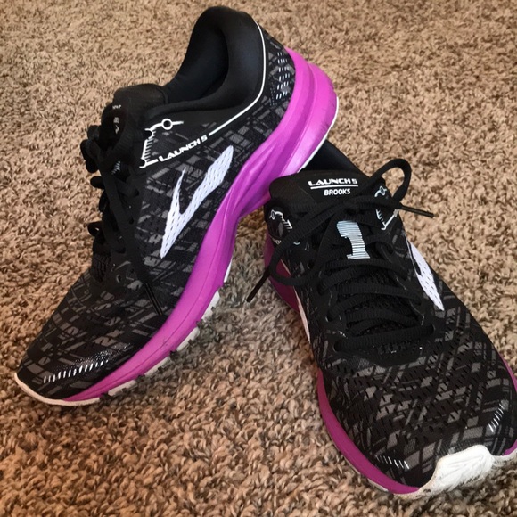 BROOKS Launch 5 SOLD - Picture 2 of 5